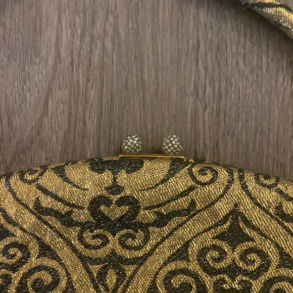 VNTG KORET Elegant Gold and Black metallic small 1960's Patterned Handbag - Picture 3 of 8